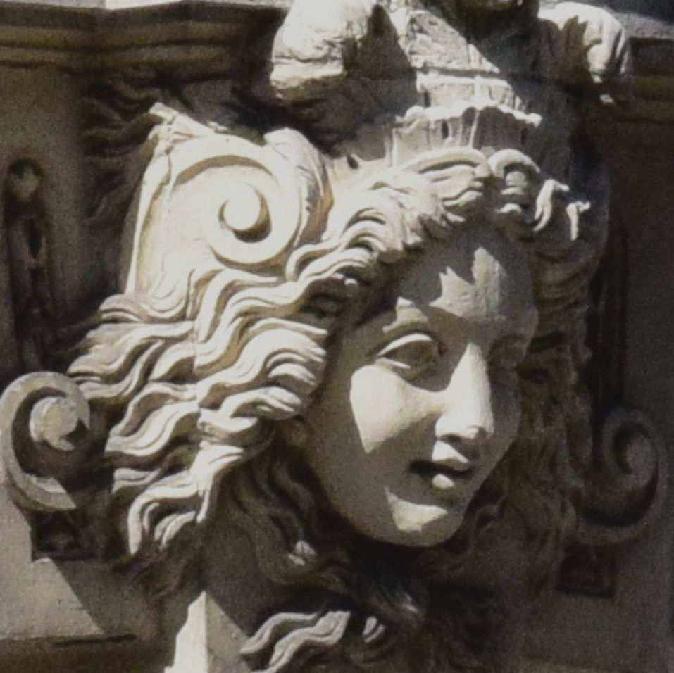 Statue - Amiens Henriville
